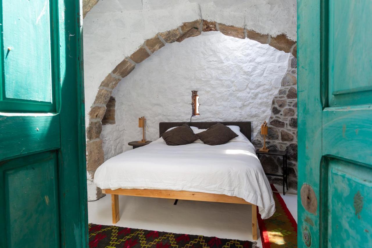 My Old Stone House In A 2 000 Sqm Private Garden With Fab Glamping Tent Mandraki  Ngoại thất bức ảnh